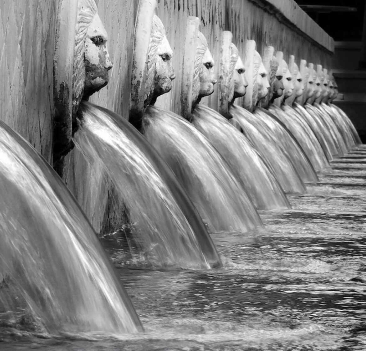 La fontaine aux têtes de lion de Spili, en Crète